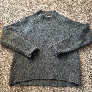 Vigoss Mock neck sweater size M
